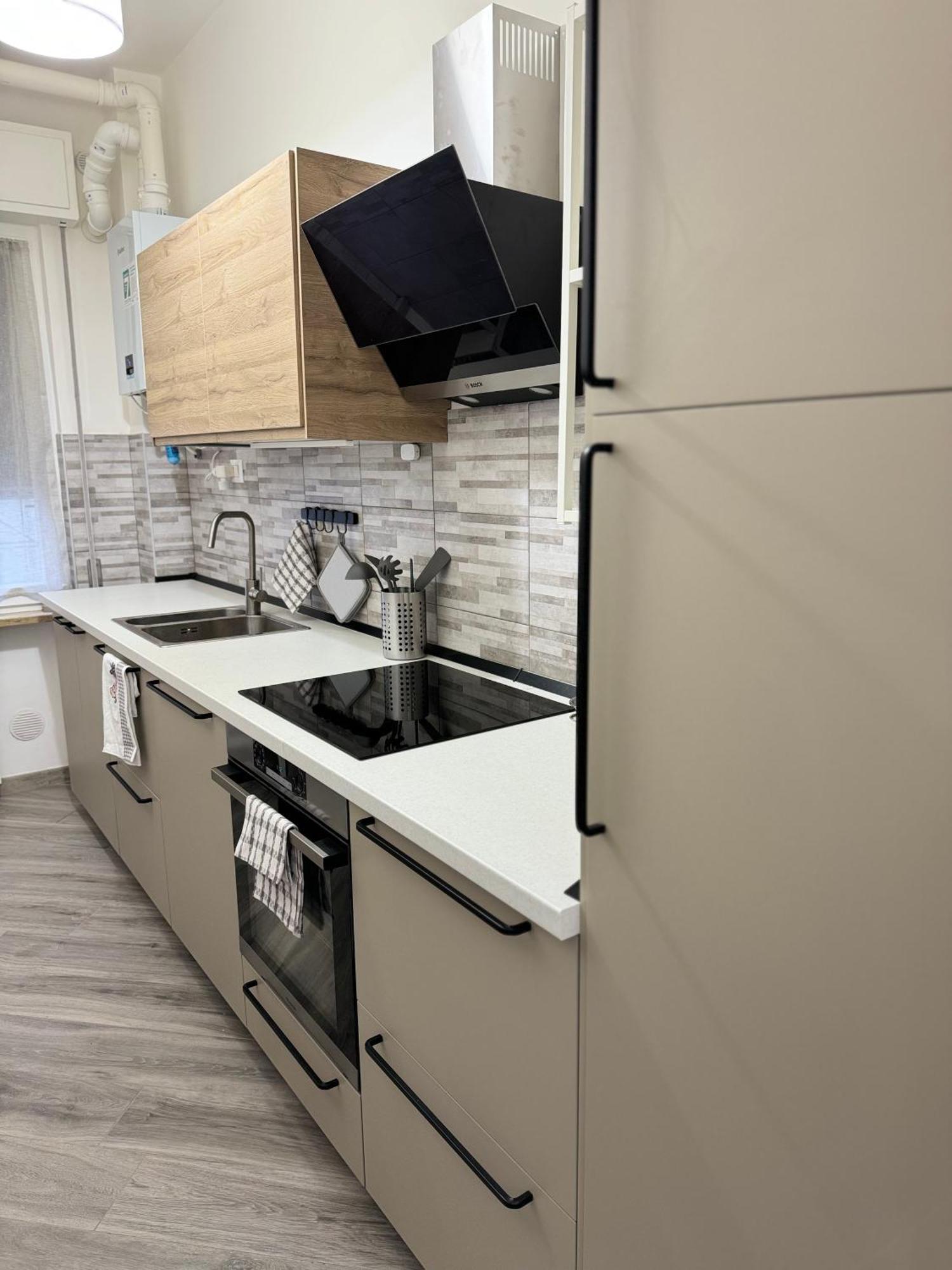 Trento House Zona Stazione Centro Storico Apartment Парма Екстериор снимка